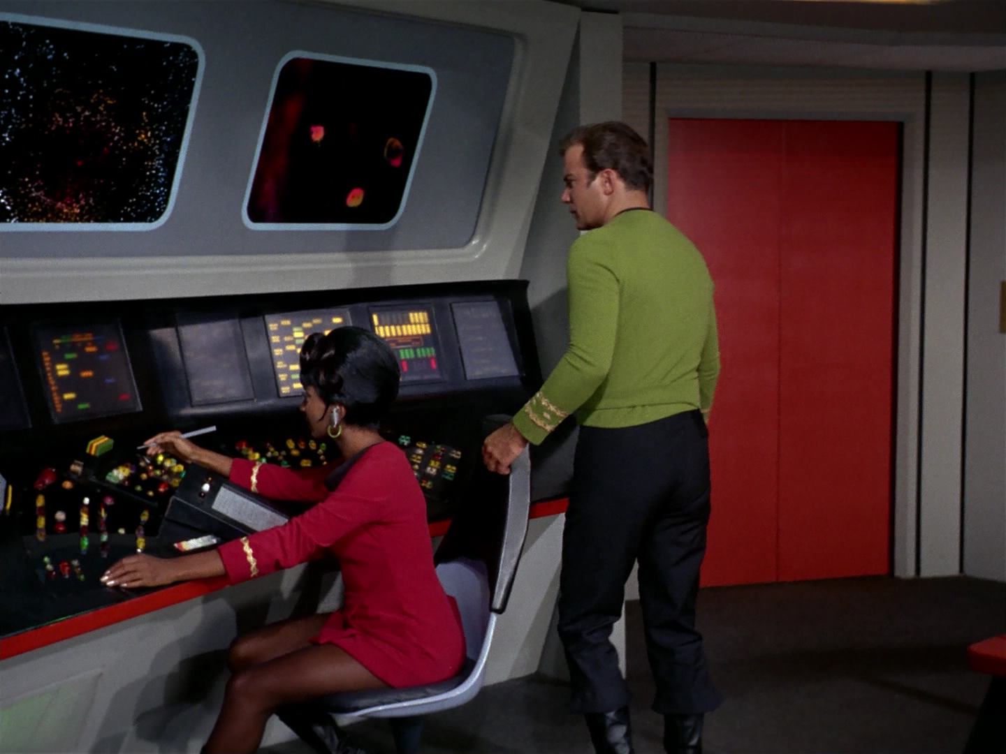 ariane179254_StarTrek_2x10_TheJourneyToBabel_1477.jpg