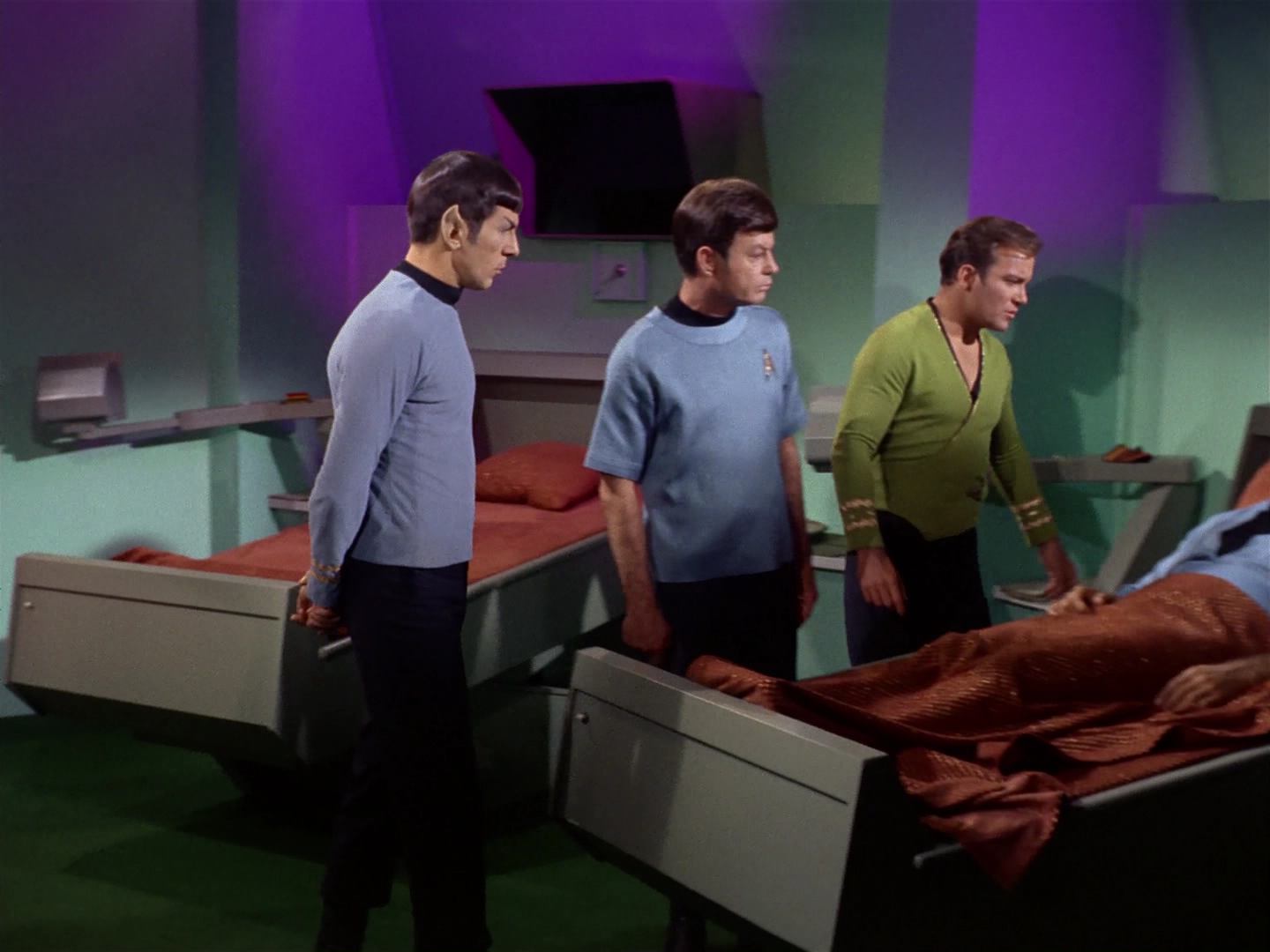 ariane179254_StarTrek_2x10_TheJourneyToBabel_1611.jpg