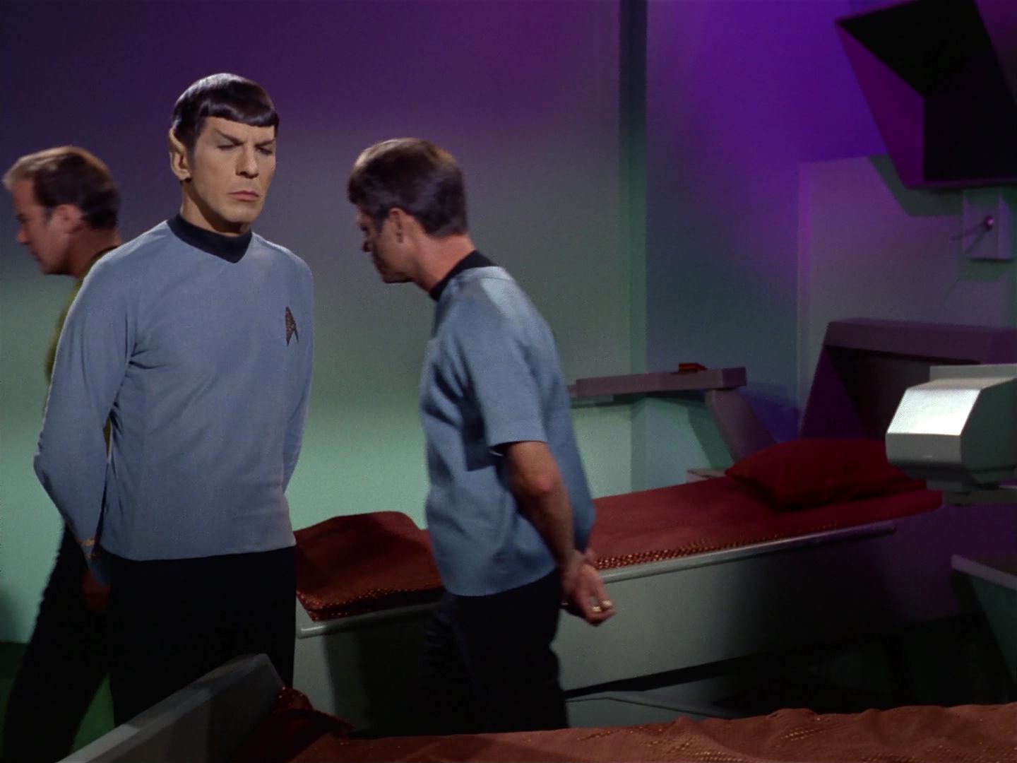 ariane179254_StarTrek_2x10_TheJourneyToBabel_1721.jpg