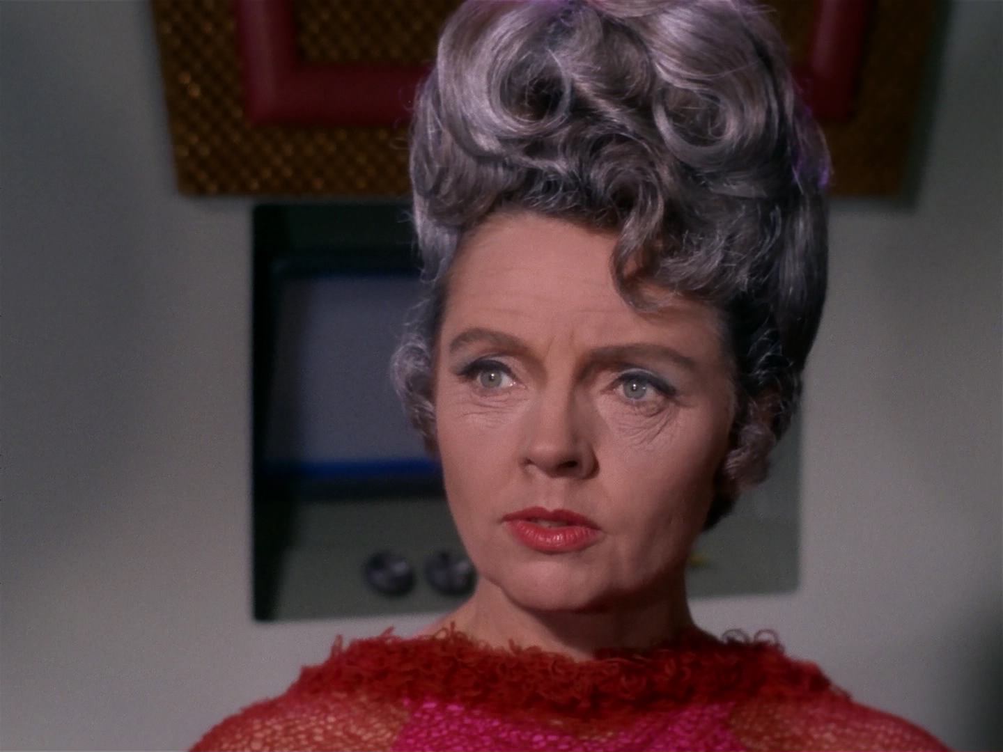 ariane179254_StarTrek_2x10_TheJourneyToBabel_1872.jpg