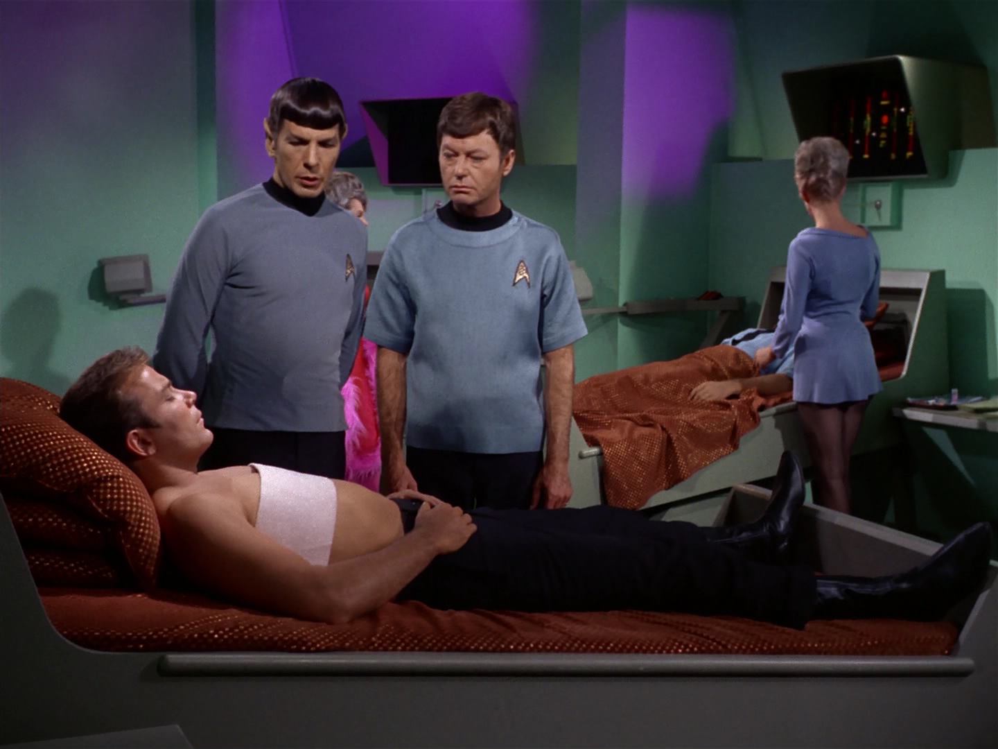 ariane179254_StarTrek_2x10_TheJourneyToBabel_2044.jpg
