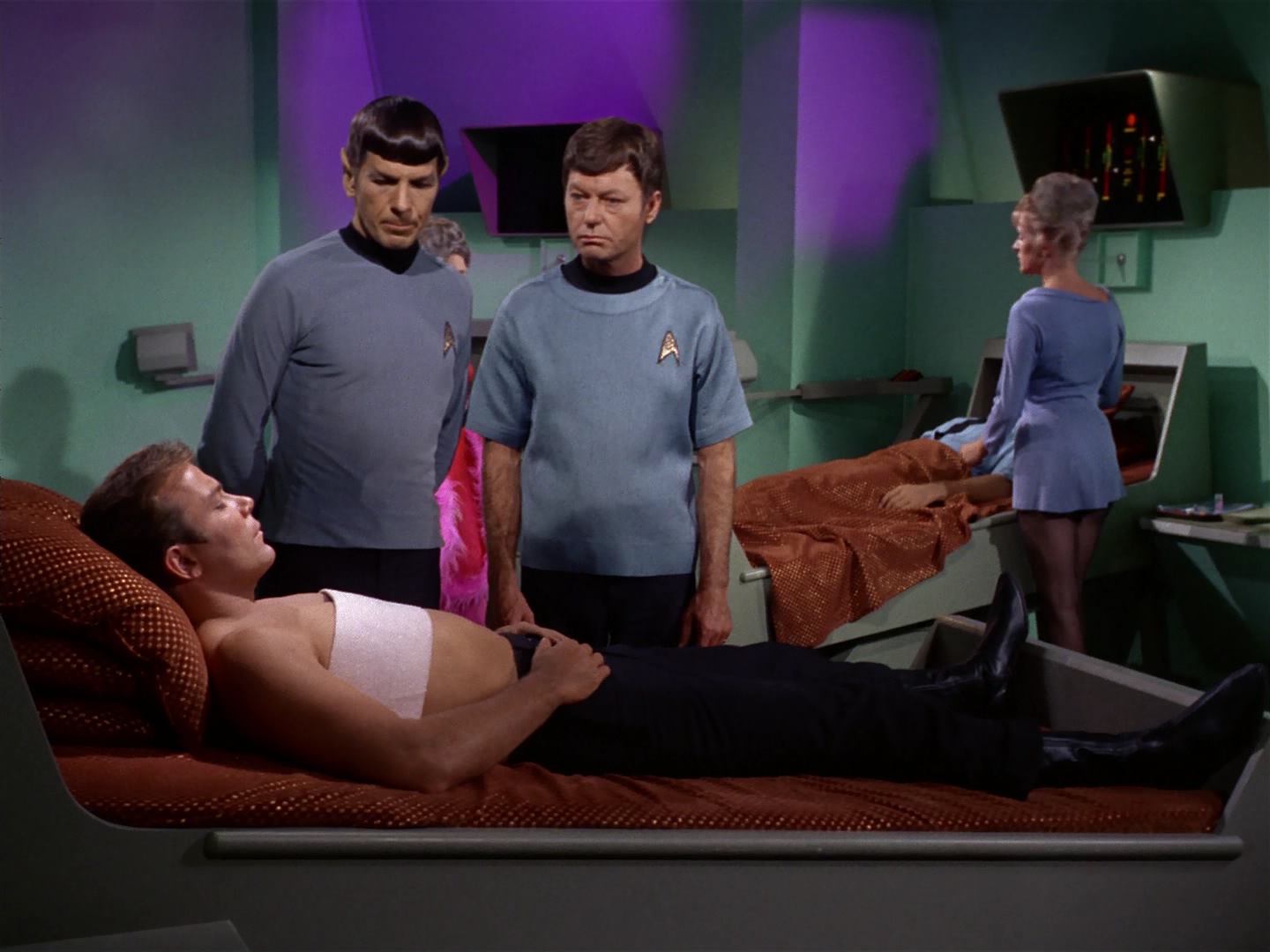 ariane179254_StarTrek_2x10_TheJourneyToBabel_2045.jpg