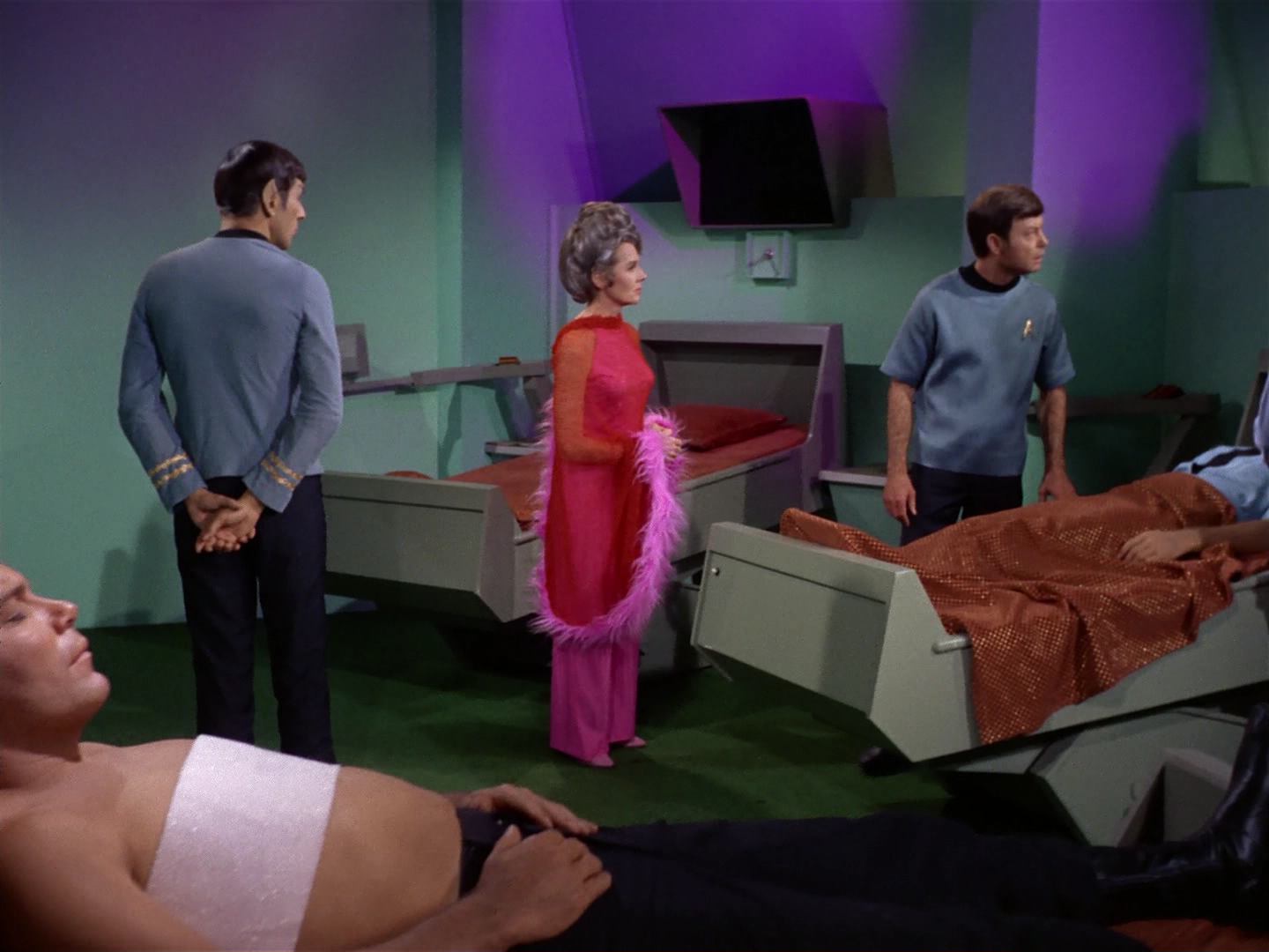 ariane179254_StarTrek_2x10_TheJourneyToBabel_2054.jpg