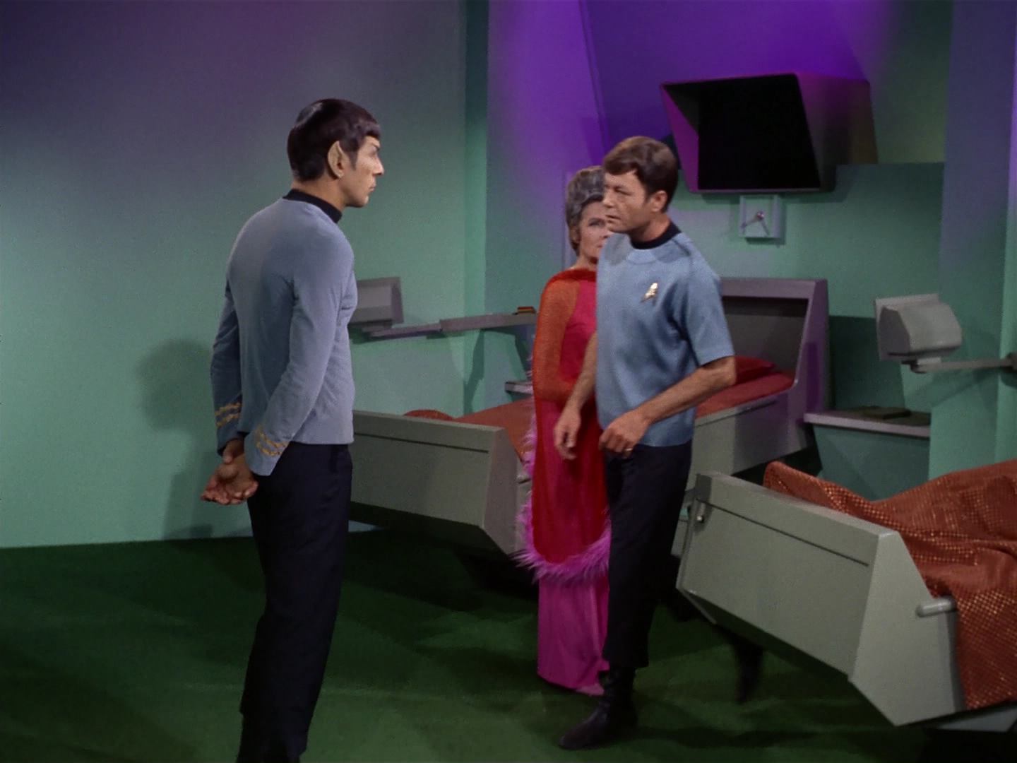 ariane179254_StarTrek_2x10_TheJourneyToBabel_2056.jpg
