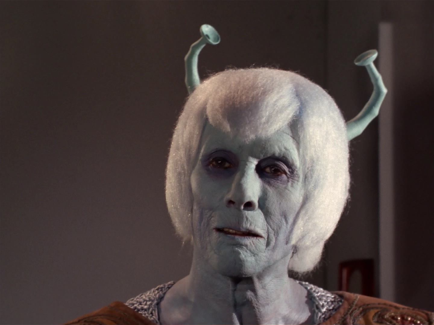 ariane179254_StarTrek_2x10_TheJourneyToBabel_2163.jpg