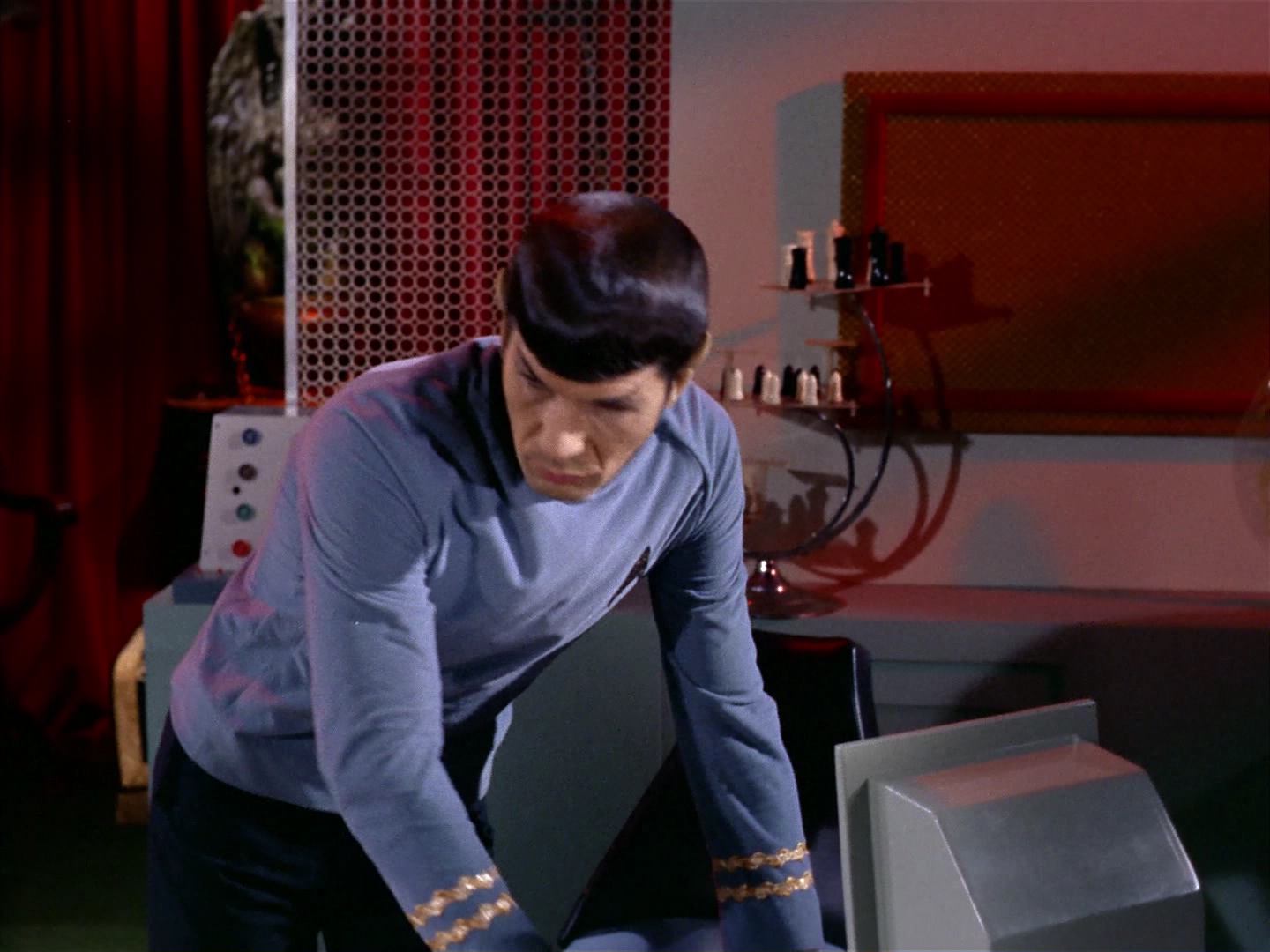 ariane179254_StarTrek_2x10_TheJourneyToBabel_2177.jpg