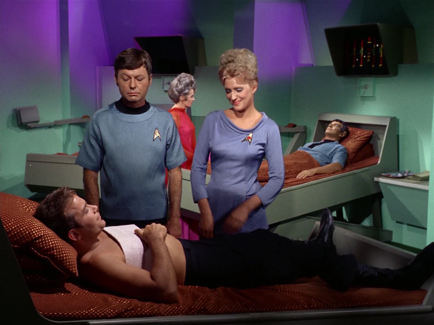 ariane179254_StarTrek_2x10_TheJourneyToBabel_2429.jpg