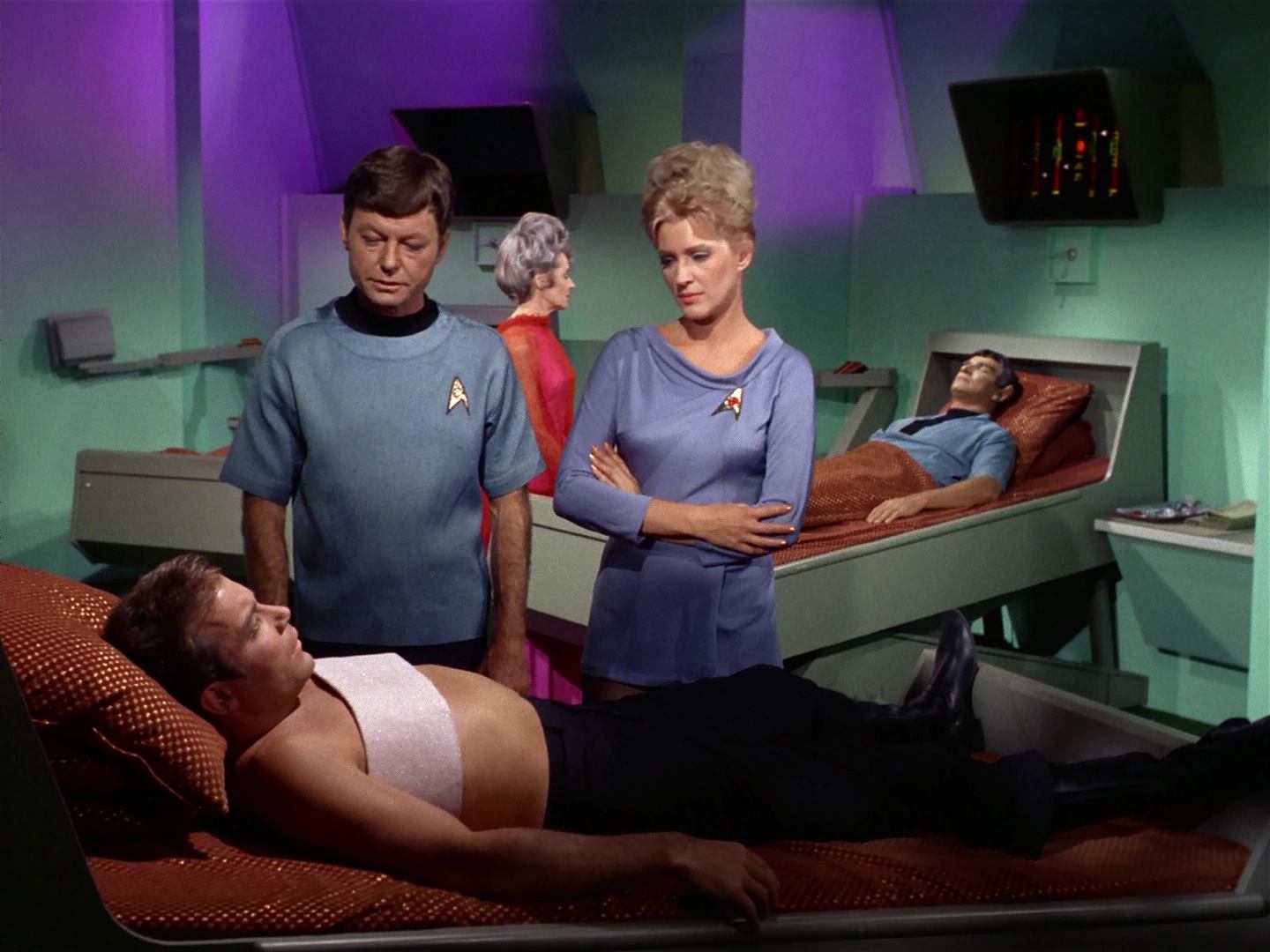 ariane179254_StarTrek_2x10_TheJourneyToBabel_2435.jpg