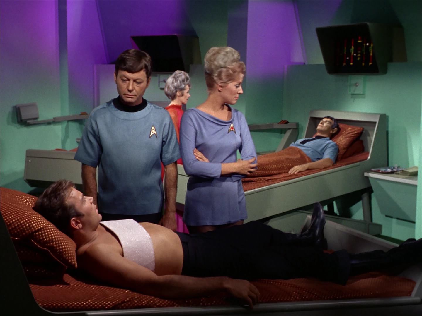 ariane179254_StarTrek_2x10_TheJourneyToBabel_2440.jpg
