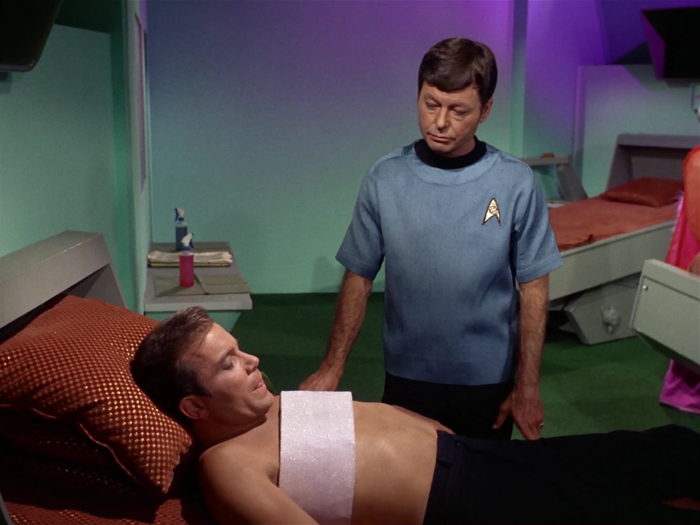 ariane179254_StarTrek_2x10_TheJourneyToBabel_2462.jpg