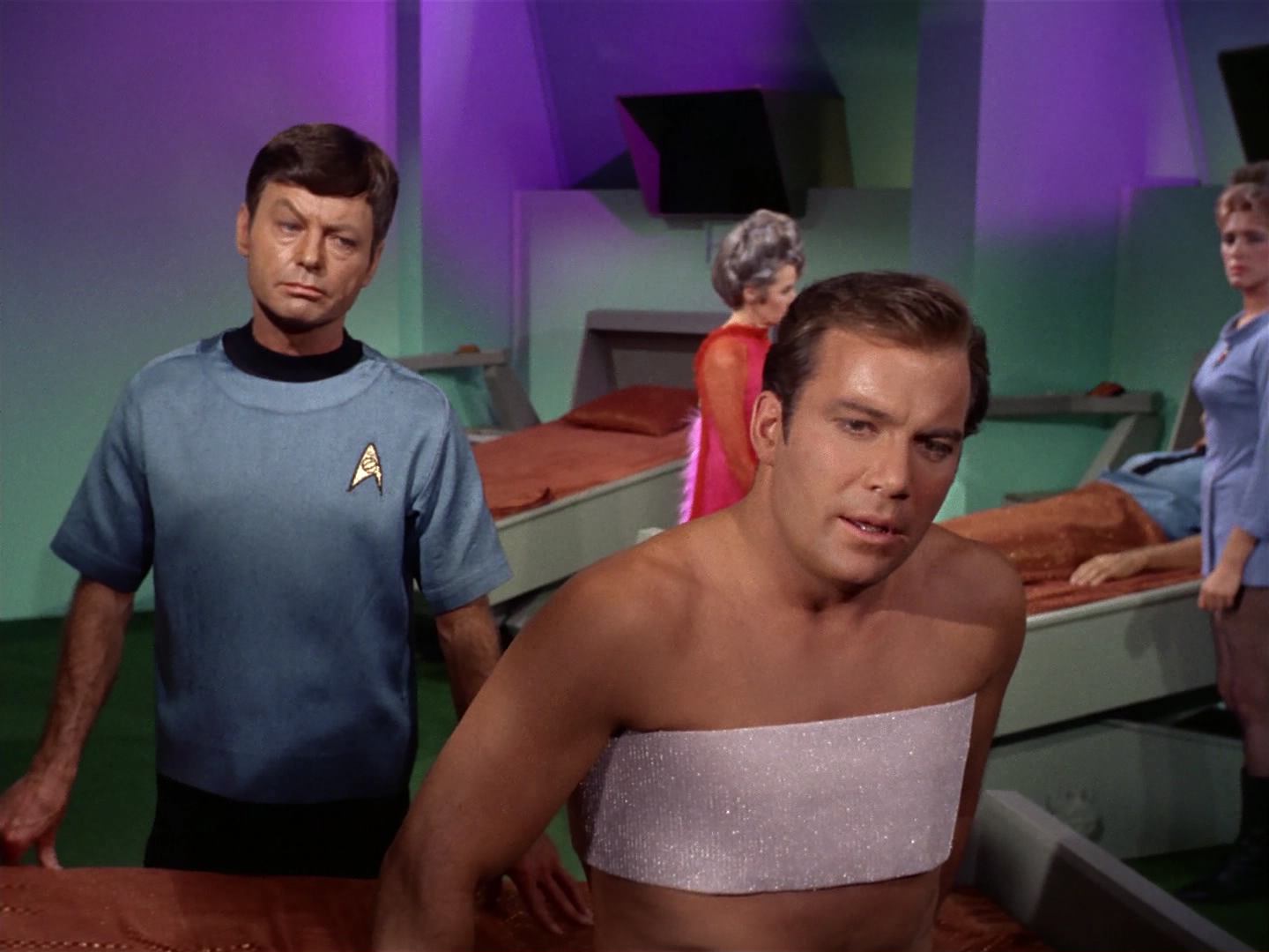 ariane179254_StarTrek_2x10_TheJourneyToBabel_2476.jpg
