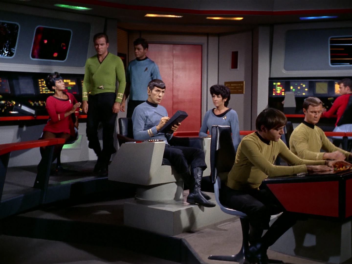 ariane179254_StarTrek_2x10_TheJourneyToBabel_2516.jpg