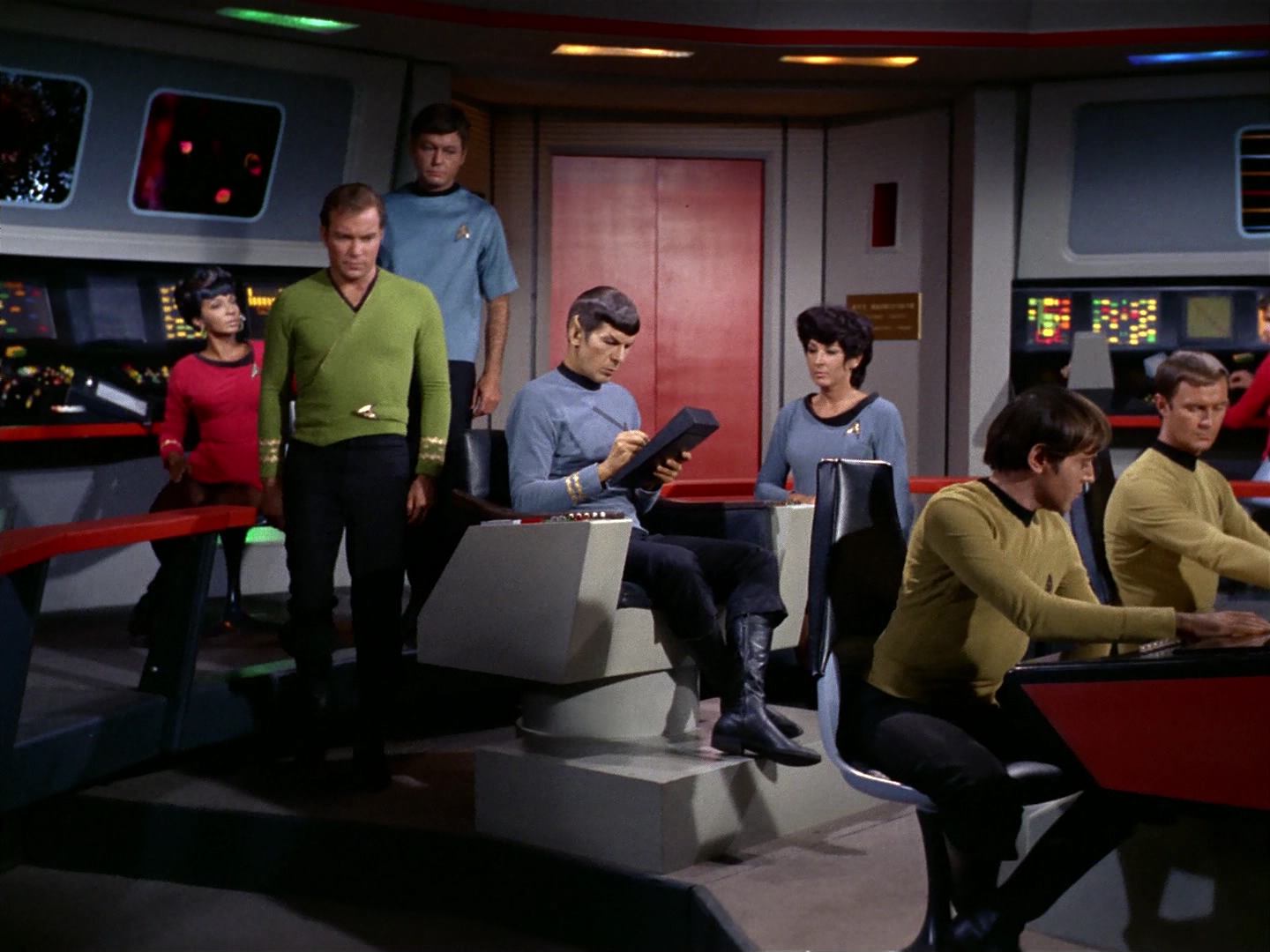 ariane179254_StarTrek_2x10_TheJourneyToBabel_2518.jpg