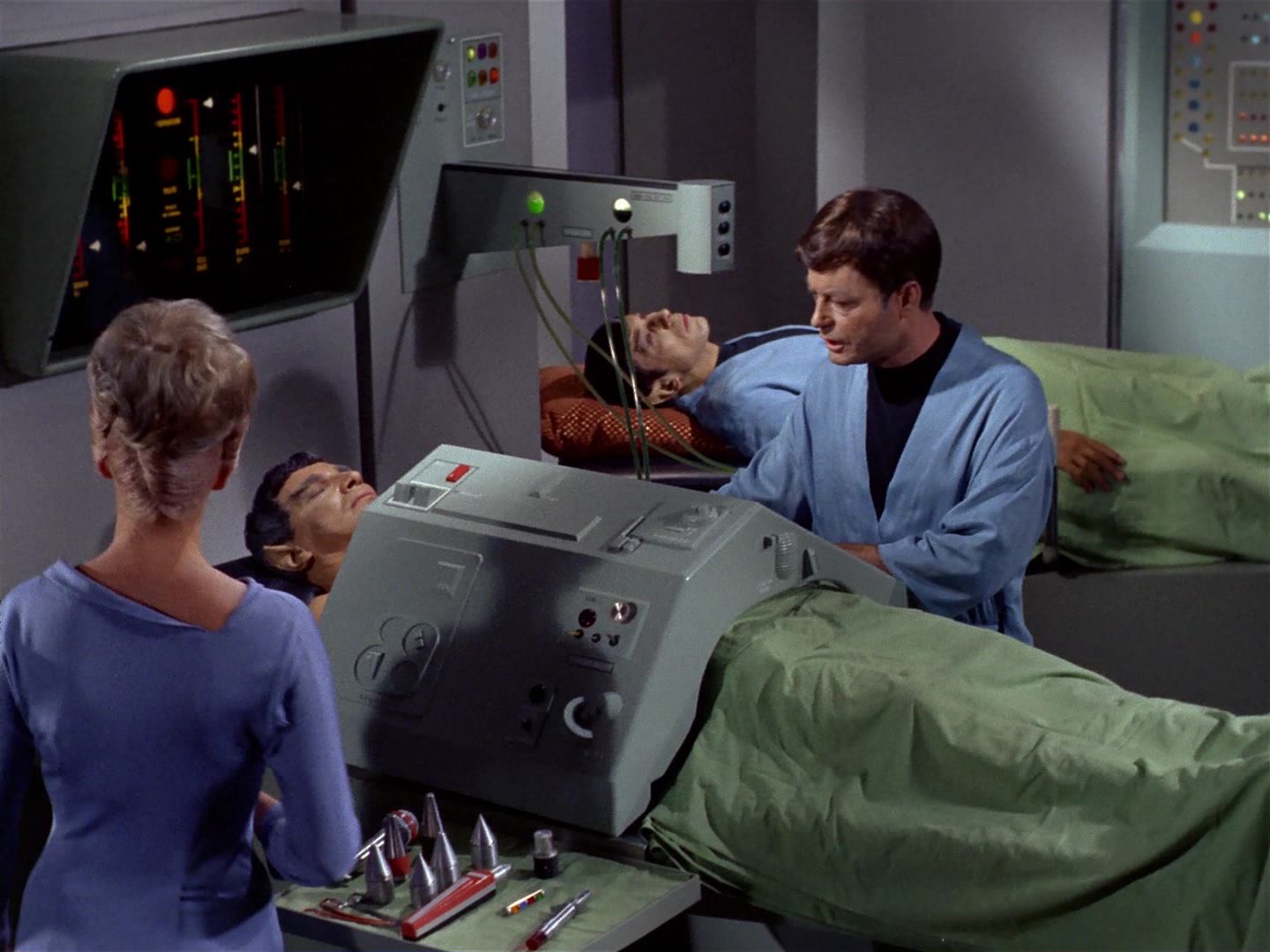ariane179254_StarTrek_2x10_TheJourneyToBabel_2601.jpg