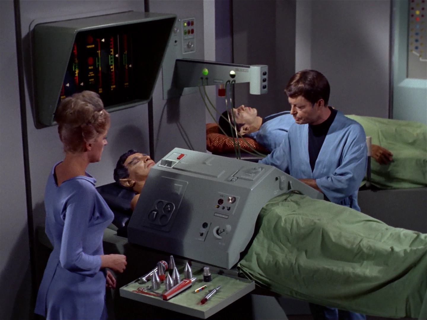 ariane179254_StarTrek_2x10_TheJourneyToBabel_2602.jpg
