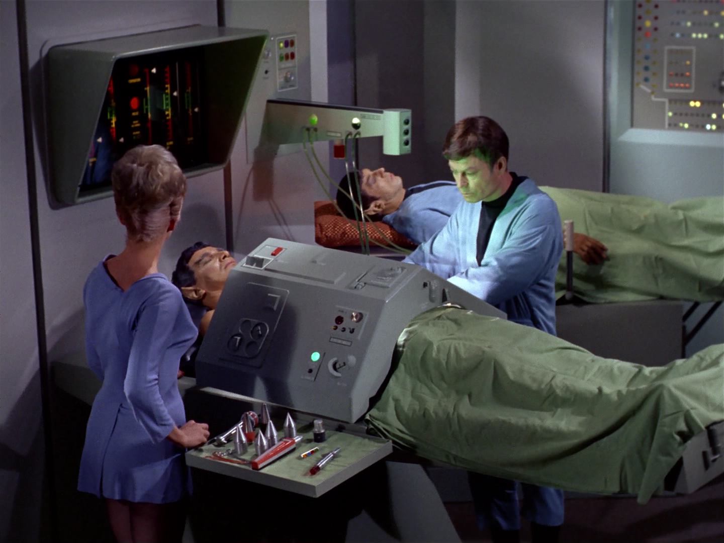 ariane179254_StarTrek_2x10_TheJourneyToBabel_2623.jpg