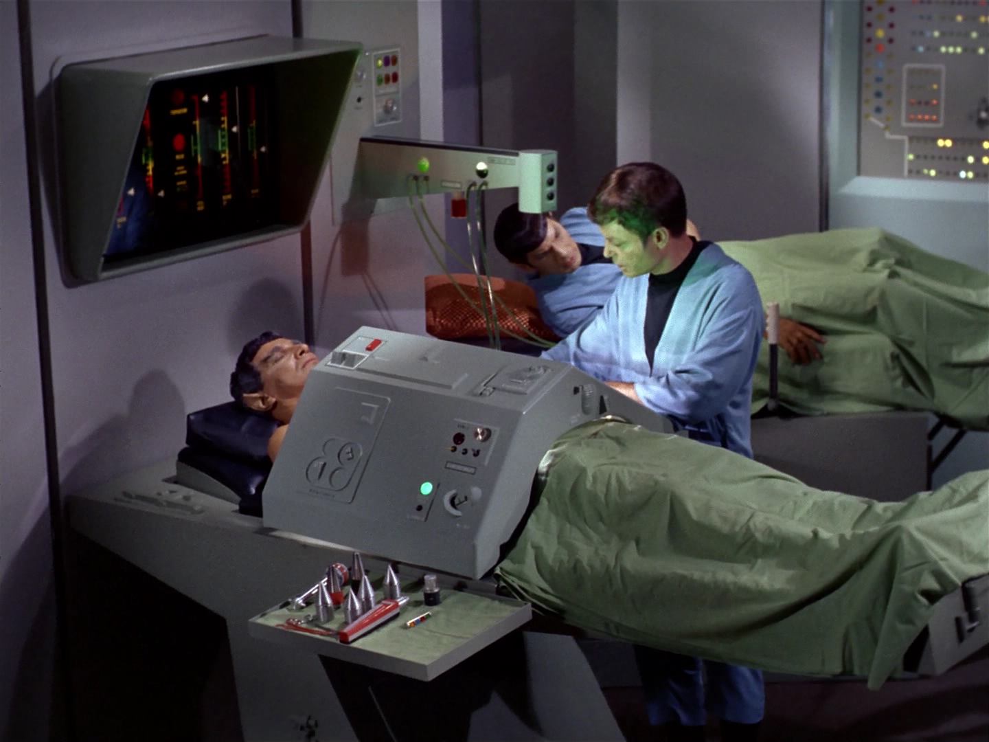 ariane179254_StarTrek_2x10_TheJourneyToBabel_2631.jpg