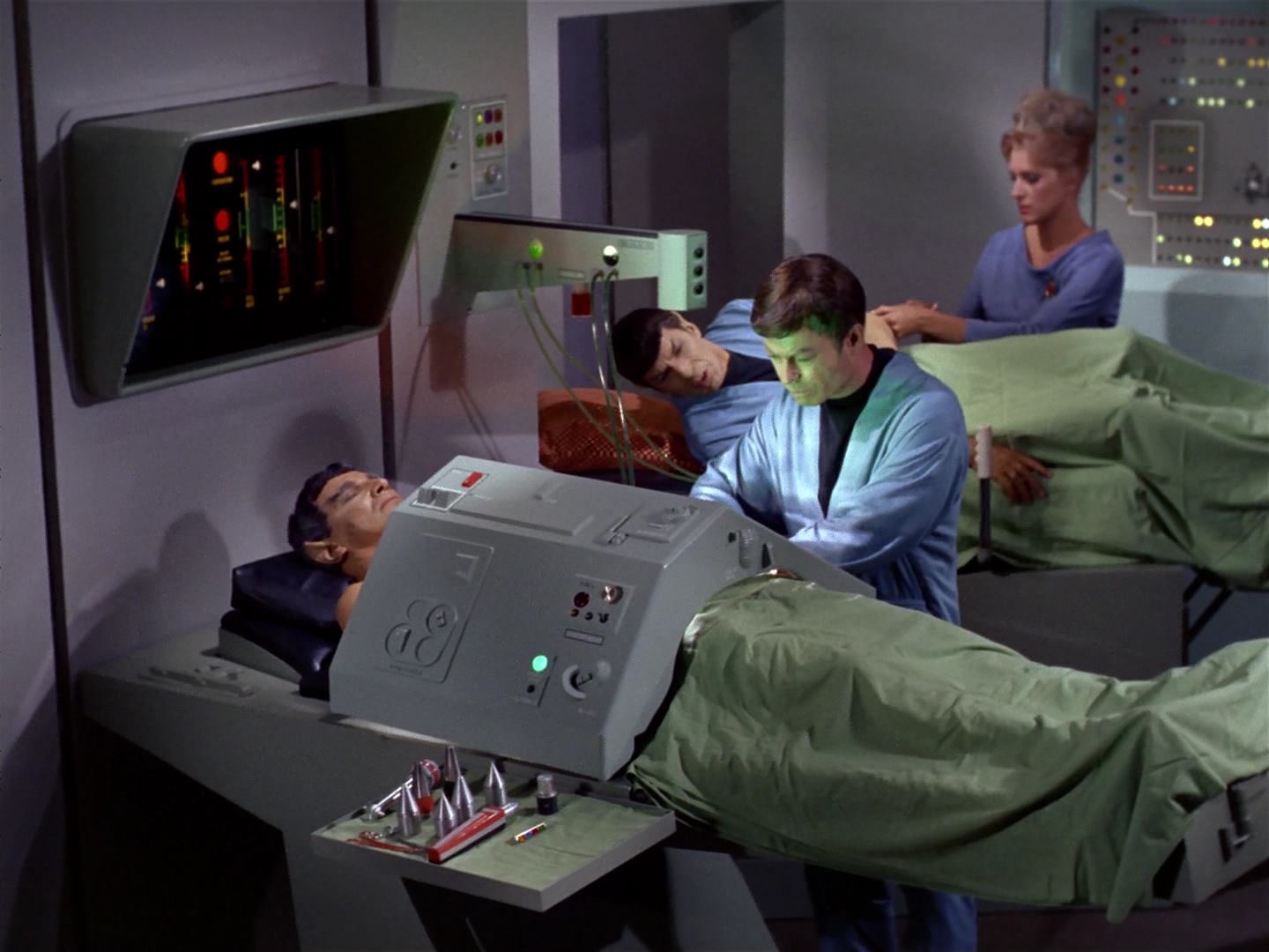 ariane179254_StarTrek_2x10_TheJourneyToBabel_2635.jpg