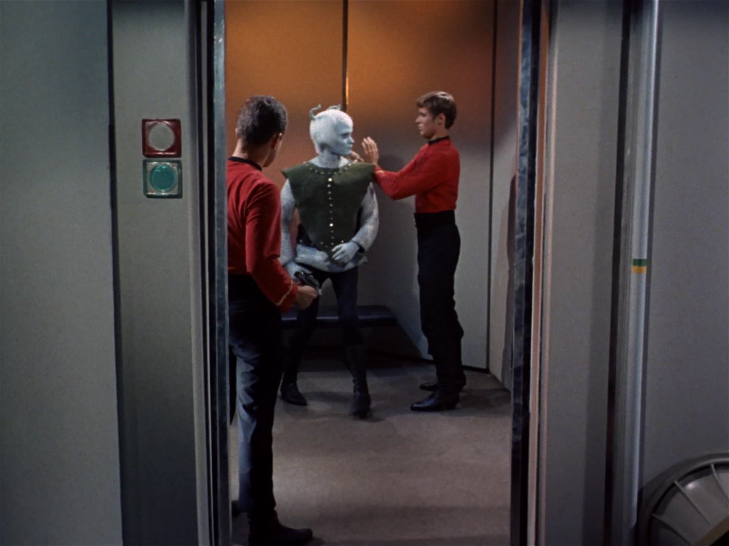 ariane179254_StarTrek_2x10_TheJourneyToBabel_2664.jpg