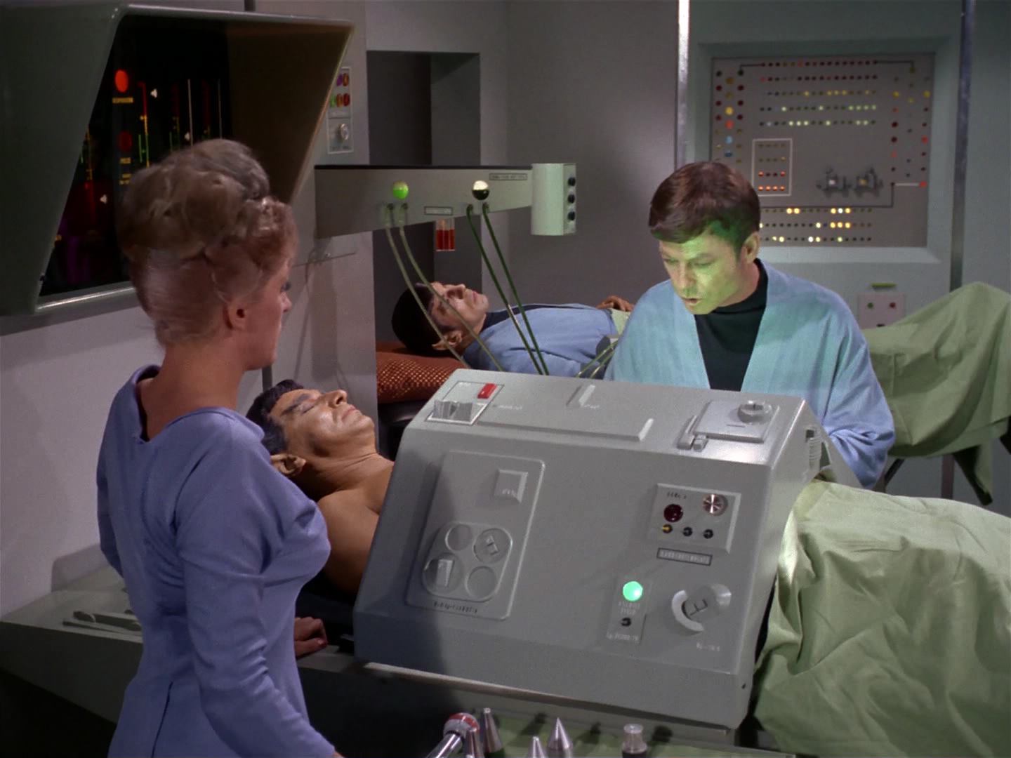 ariane179254_StarTrek_2x10_TheJourneyToBabel_2784.jpg
