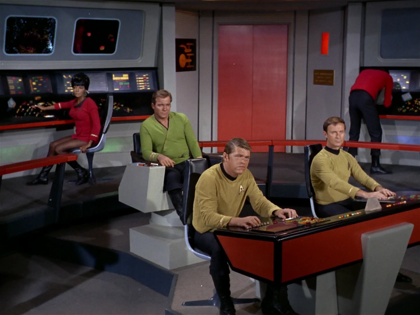 ariane179254_StarTrek_2x10_TheJourneyToBabel_2820.jpg