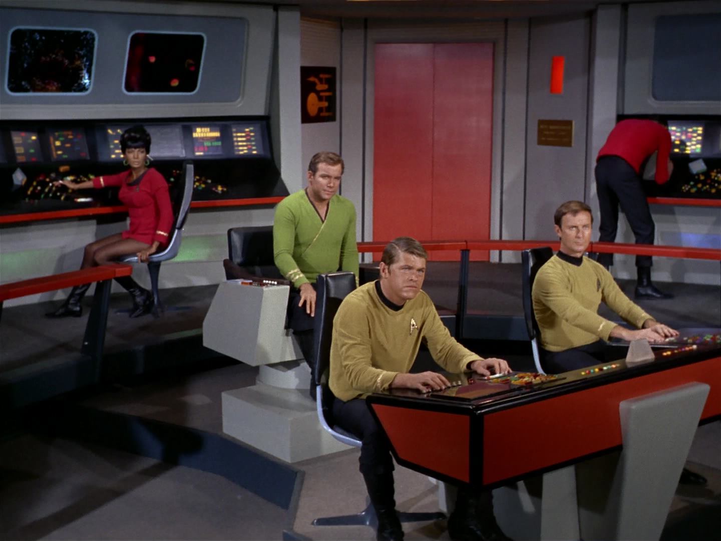 ariane179254_StarTrek_2x10_TheJourneyToBabel_2822.jpg