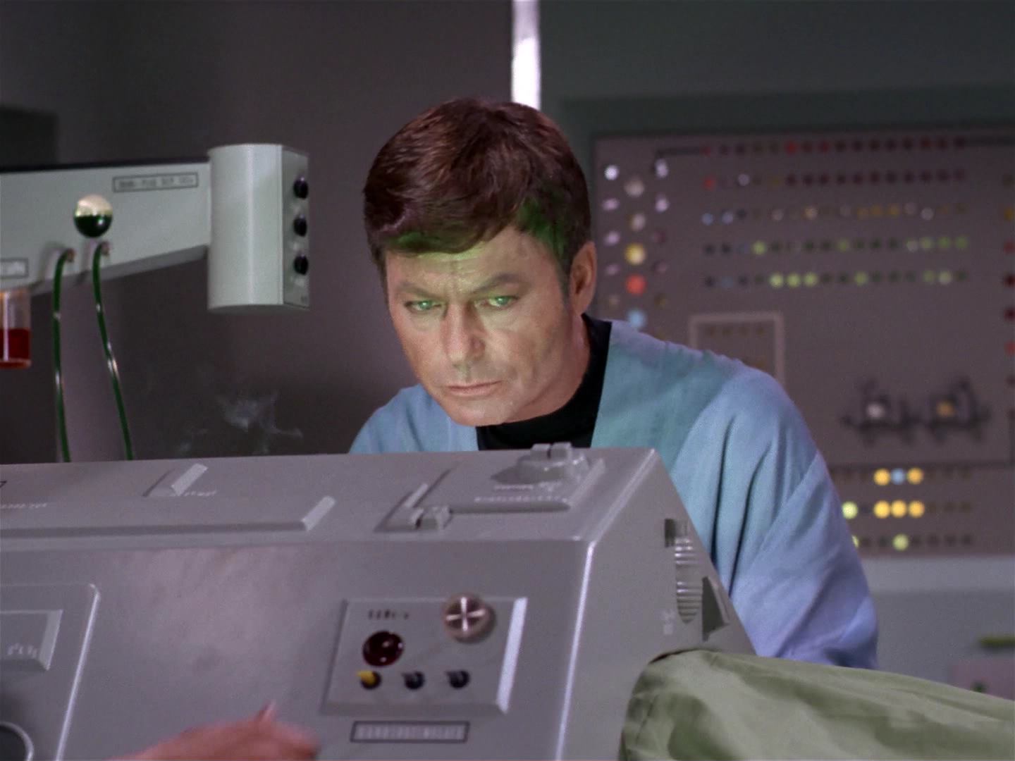 ariane179254_StarTrek_2x10_TheJourneyToBabel_2834.jpg
