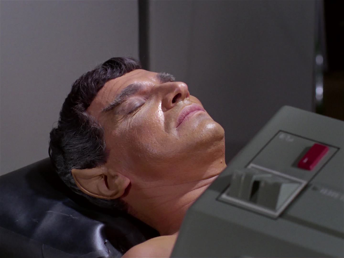 ariane179254_StarTrek_2x10_TheJourneyToBabel_2838.jpg