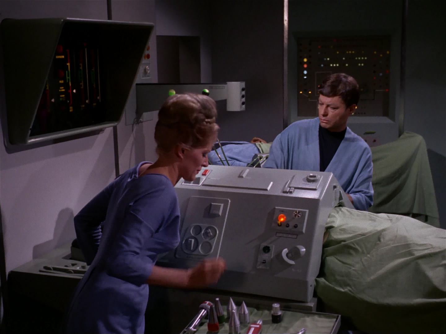 ariane179254_StarTrek_2x10_TheJourneyToBabel_2842.jpg