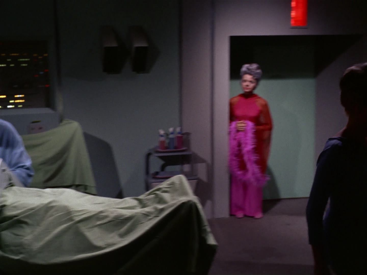 ariane179254_StarTrek_2x10_TheJourneyToBabel_2861.jpg