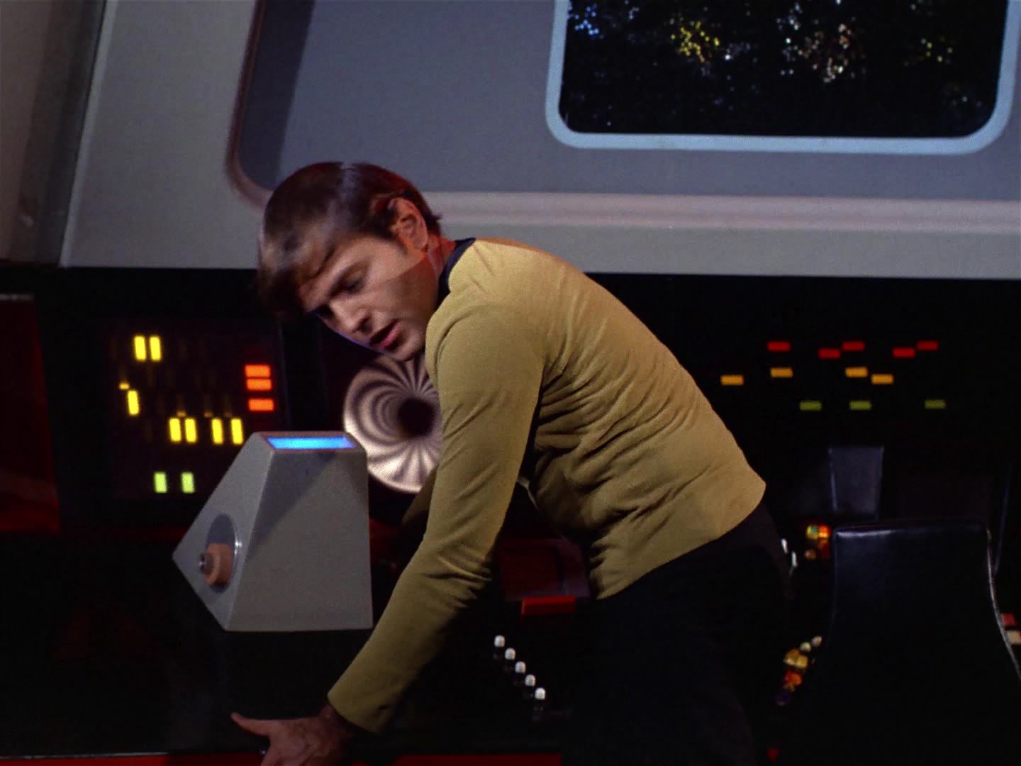 ariane179254_StarTrek_2x10_TheJourneyToBabel_2868.jpg