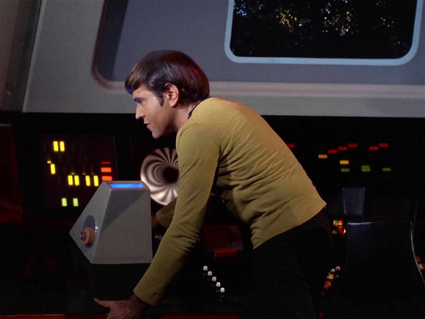 ariane179254_StarTrek_2x10_TheJourneyToBabel_2876.jpg