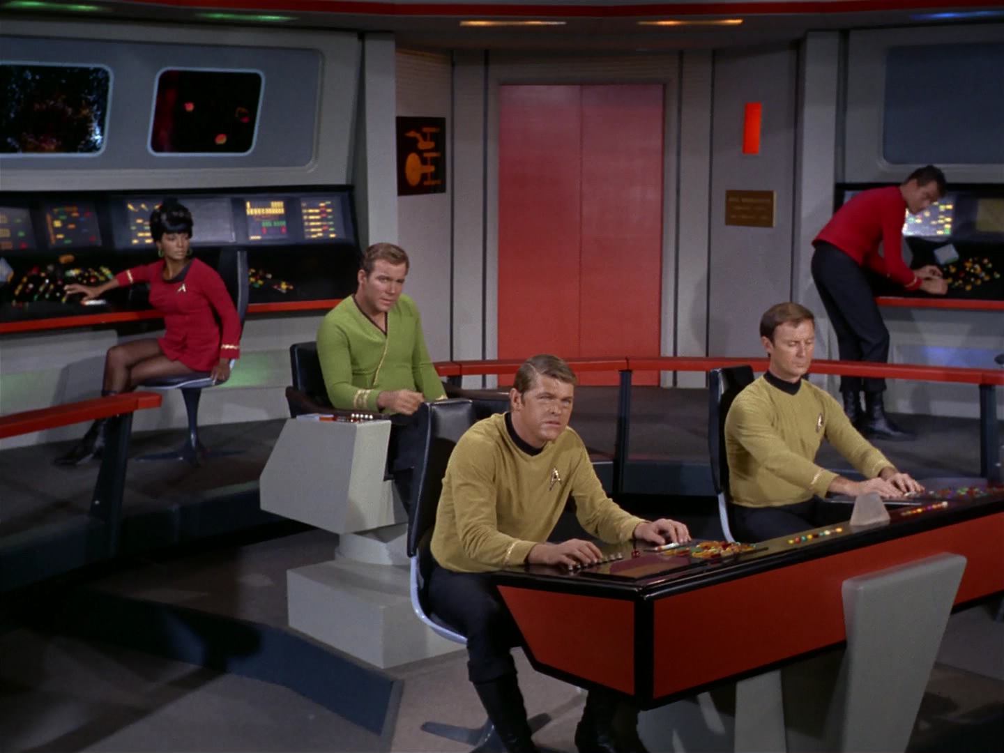 ariane179254_StarTrek_2x10_TheJourneyToBabel_2879.jpg