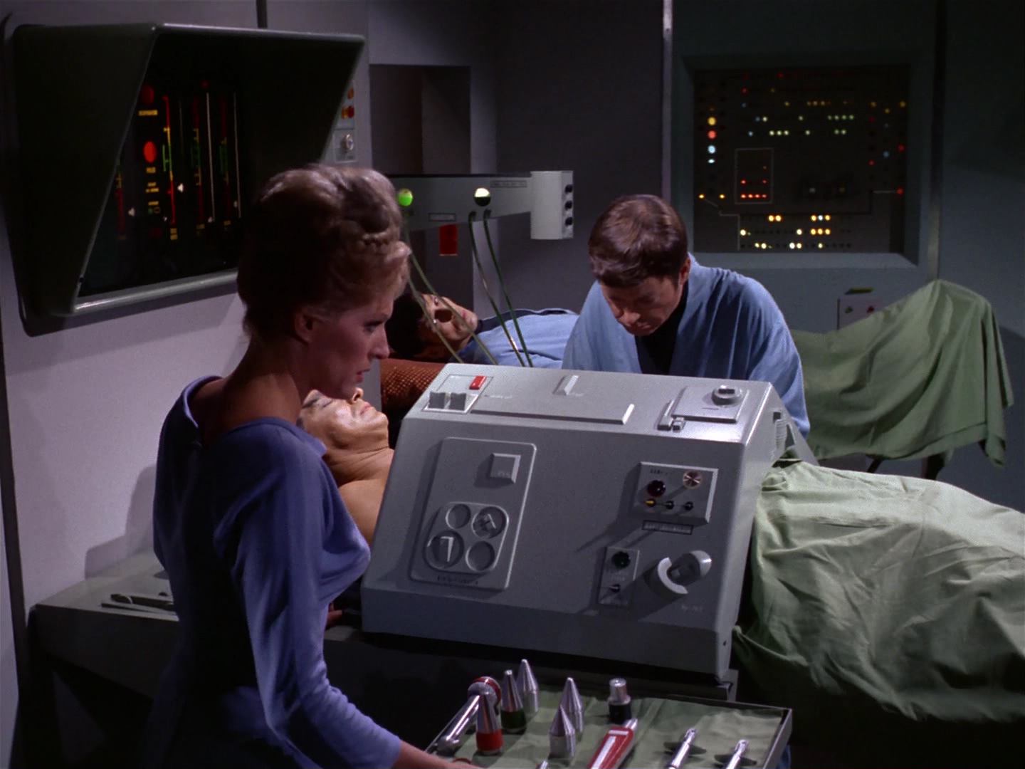ariane179254_StarTrek_2x10_TheJourneyToBabel_2886.jpg