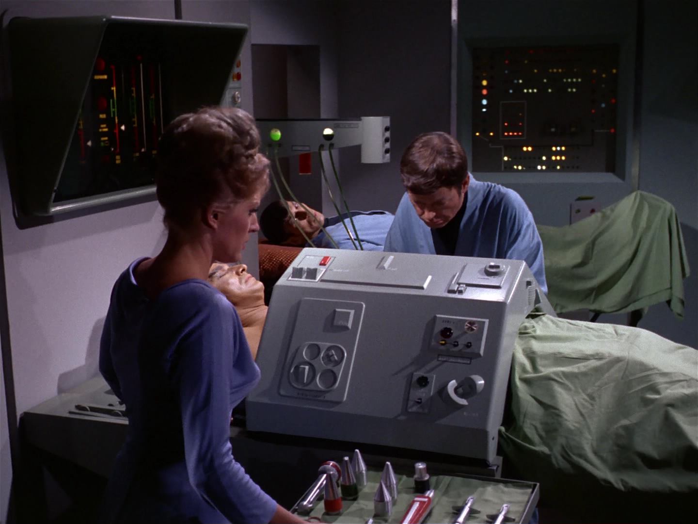 ariane179254_StarTrek_2x10_TheJourneyToBabel_2887.jpg