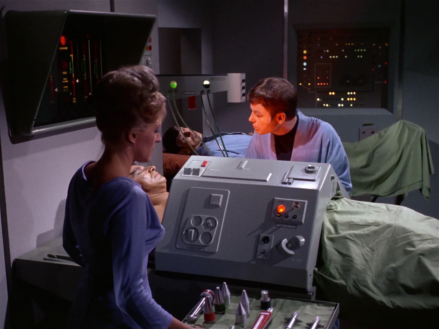 ariane179254_StarTrek_2x10_TheJourneyToBabel_2890.jpg