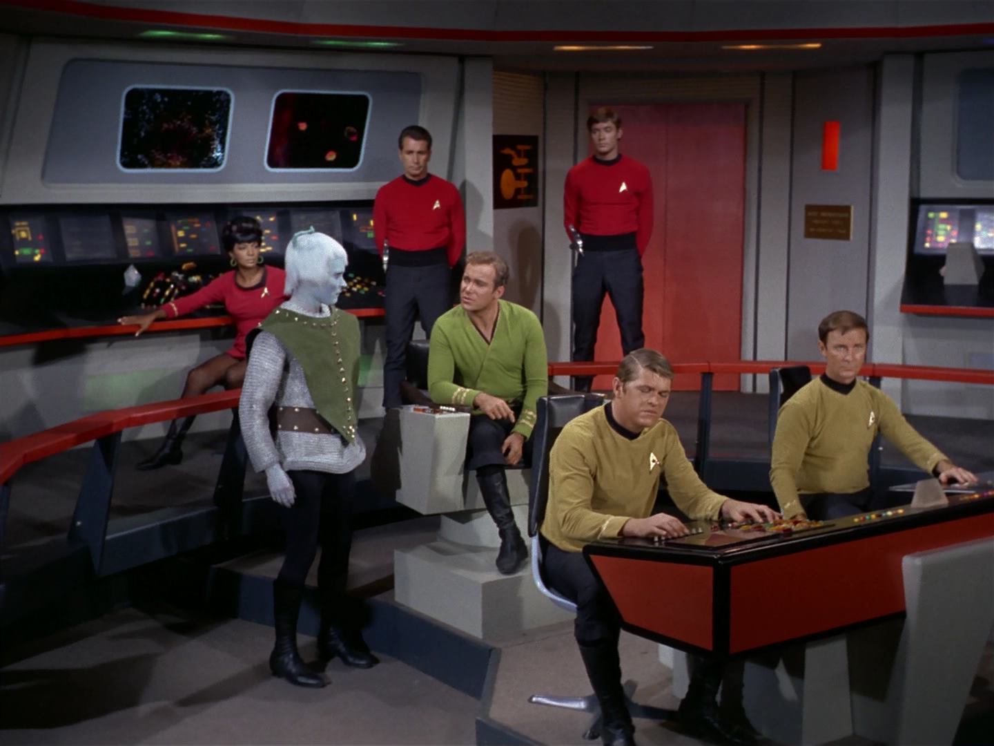 ariane179254_StarTrek_2x10_TheJourneyToBabel_2908.jpg