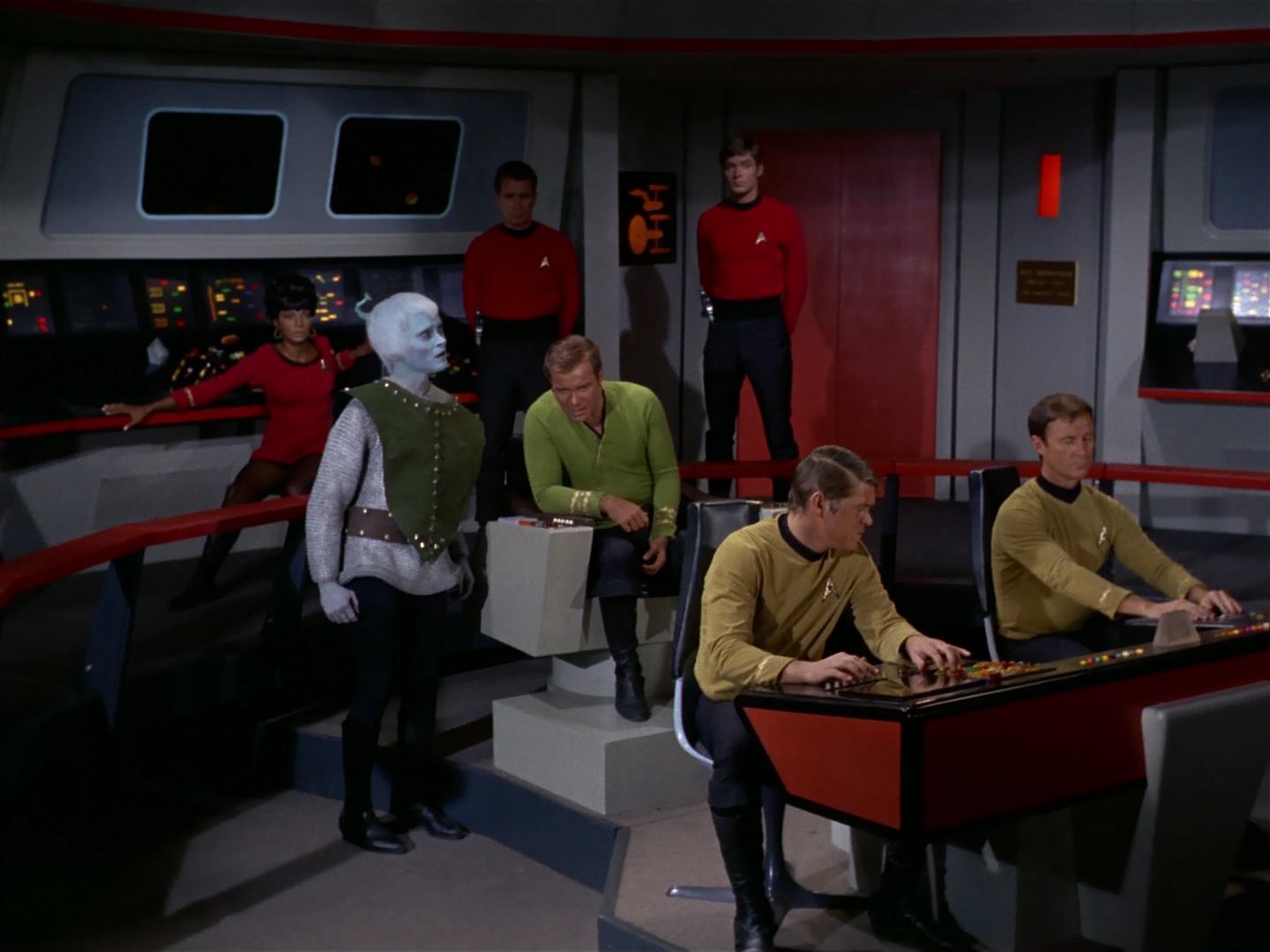 ariane179254_StarTrek_2x10_TheJourneyToBabel_2944.jpg