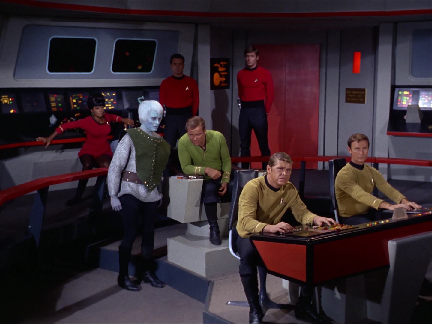 ariane179254_StarTrek_2x10_TheJourneyToBabel_2974.jpg