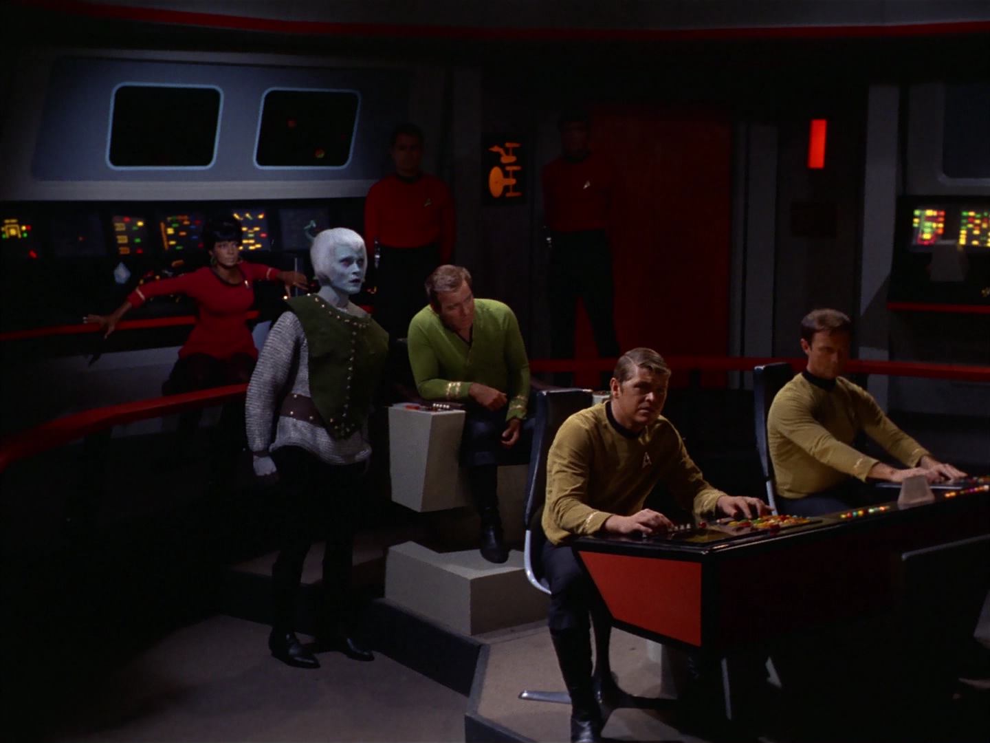 ariane179254_StarTrek_2x10_TheJourneyToBabel_2978.jpg