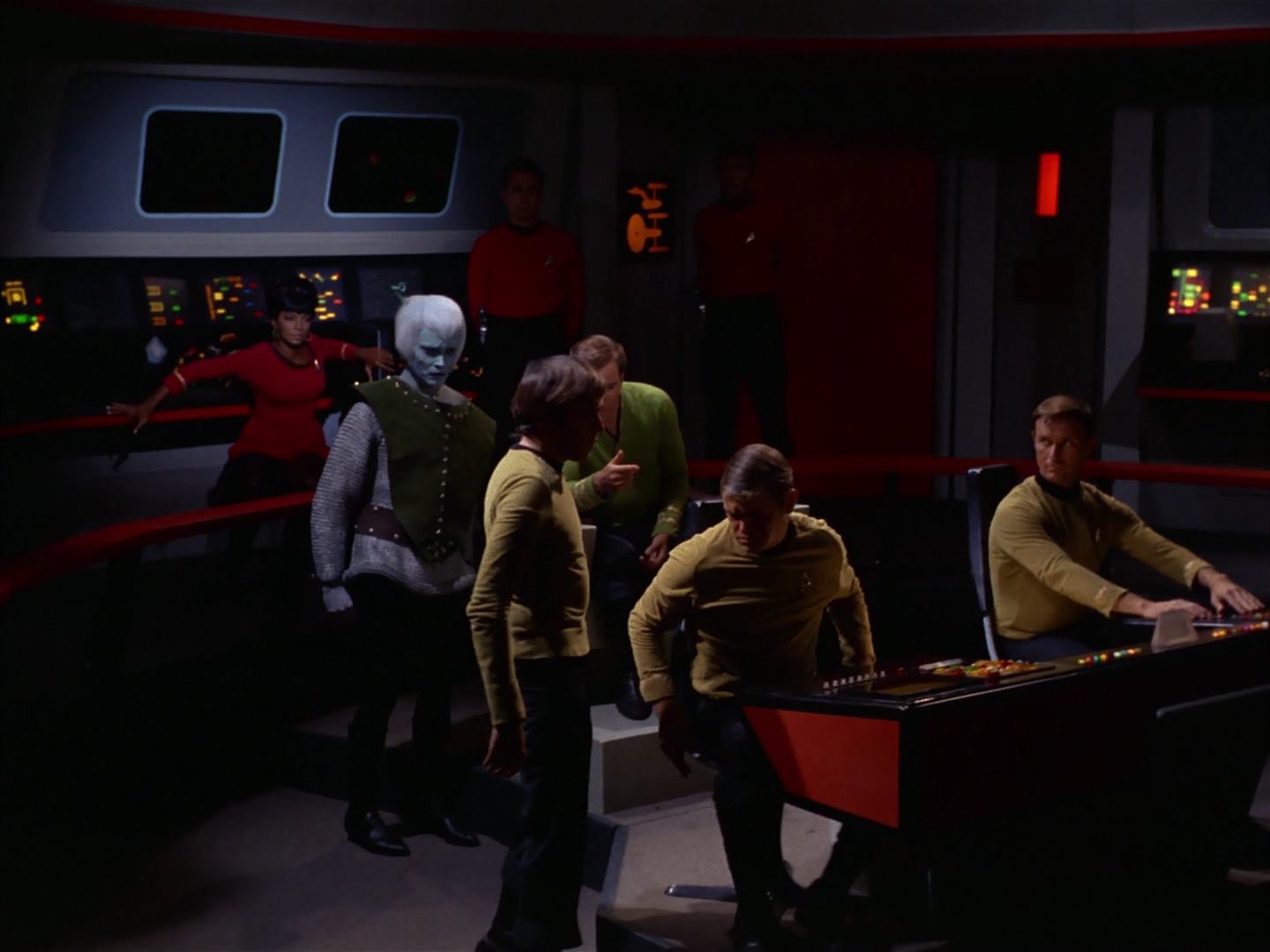 ariane179254_StarTrek_2x10_TheJourneyToBabel_2987.jpg