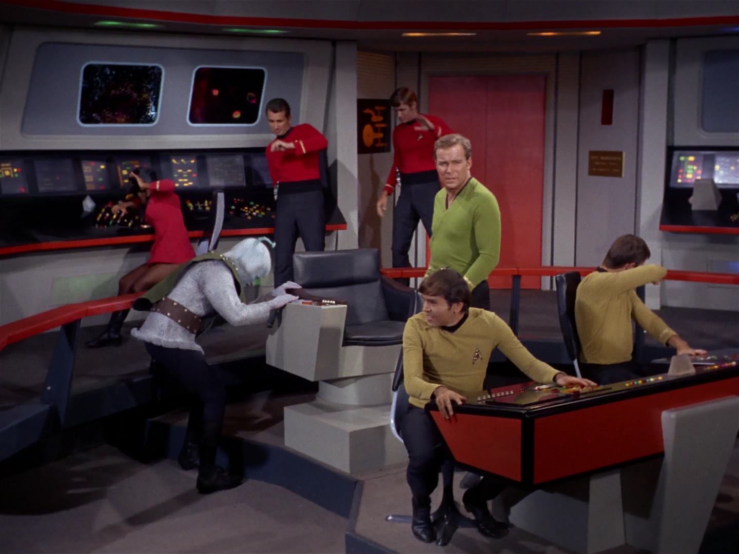 ariane179254_StarTrek_2x10_TheJourneyToBabel_3092.jpg