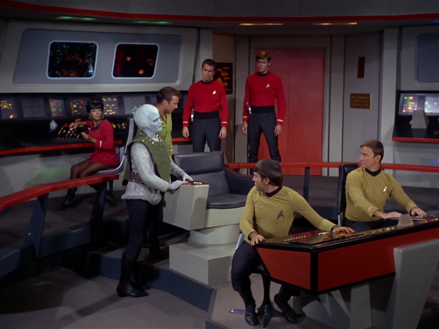 ariane179254_StarTrek_2x10_TheJourneyToBabel_3151.jpg