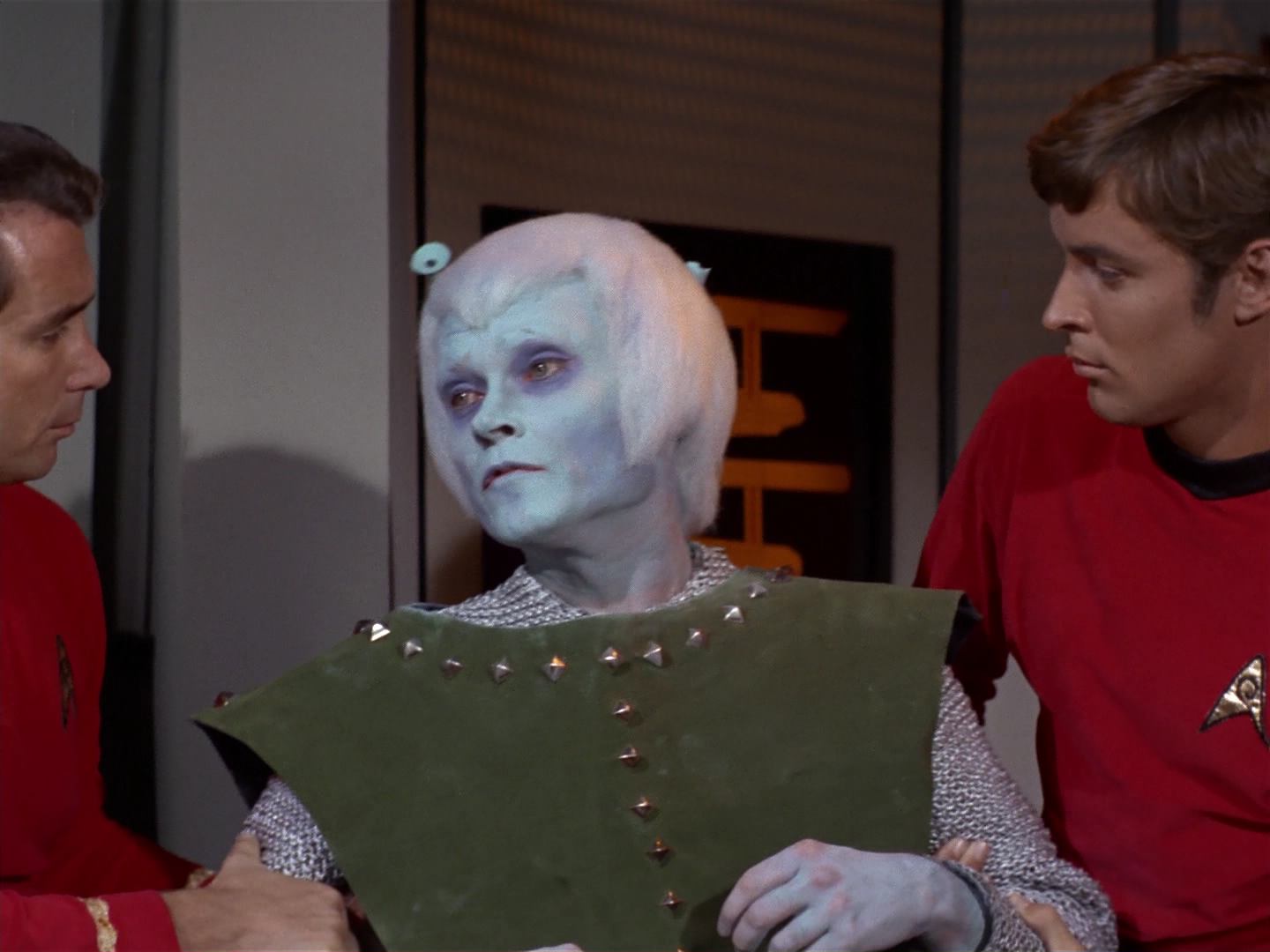 ariane179254_StarTrek_2x10_TheJourneyToBabel_3159.jpg