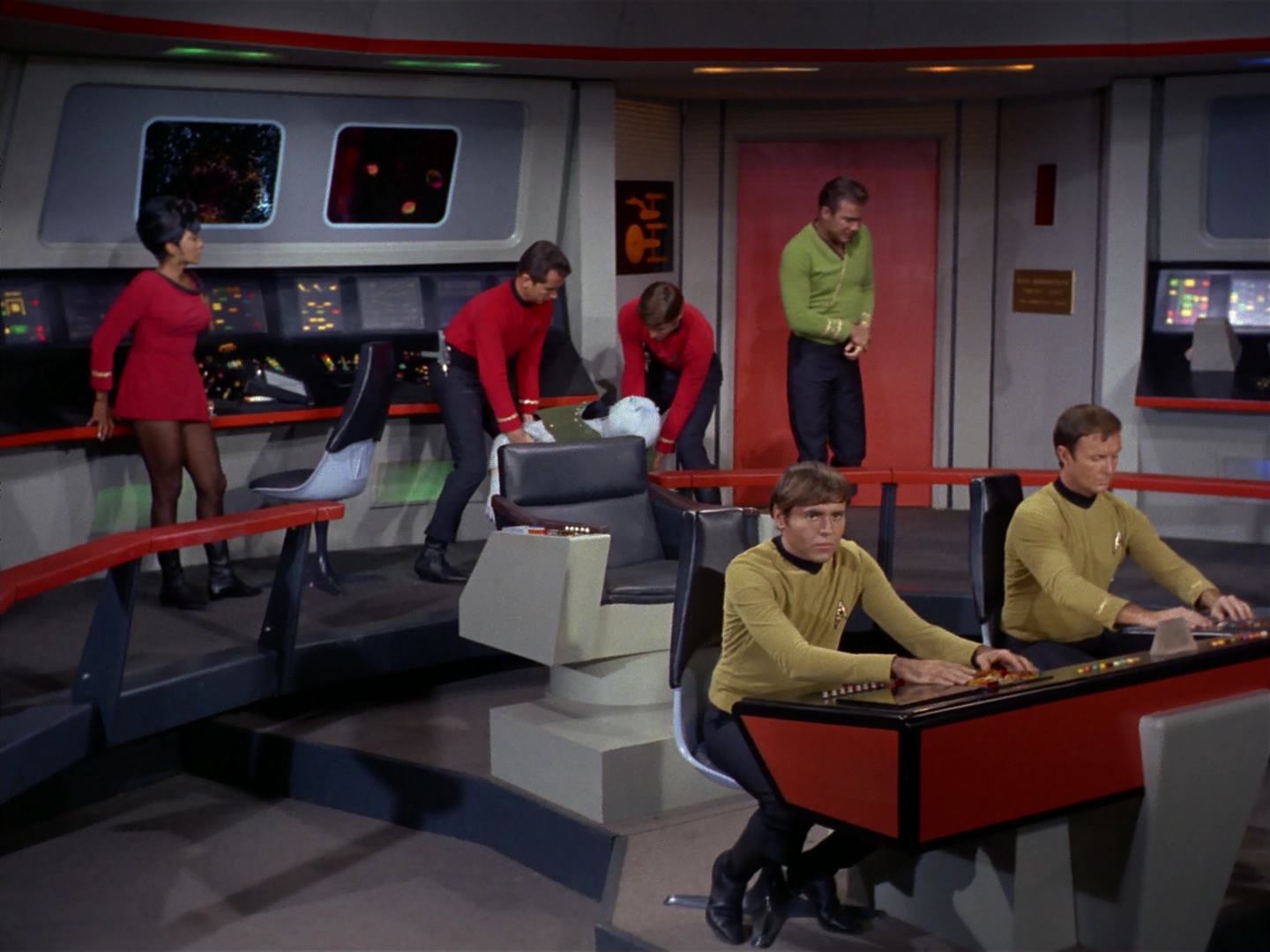 ariane179254_StarTrek_2x10_TheJourneyToBabel_3178.jpg