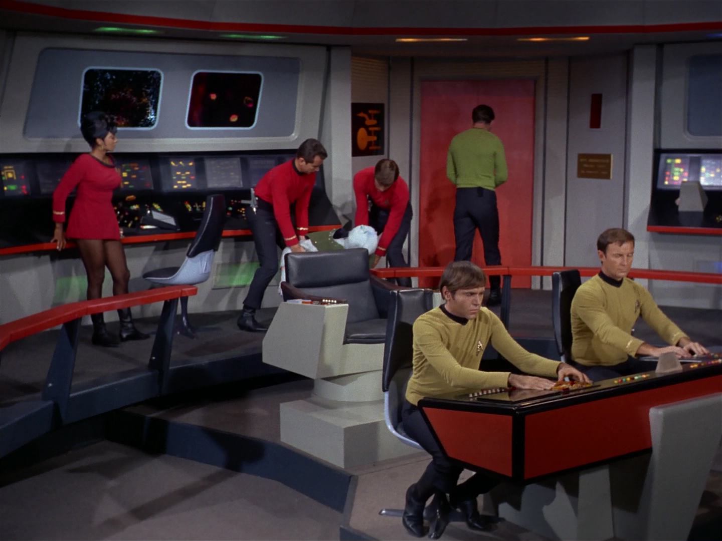ariane179254_StarTrek_2x10_TheJourneyToBabel_3179.jpg