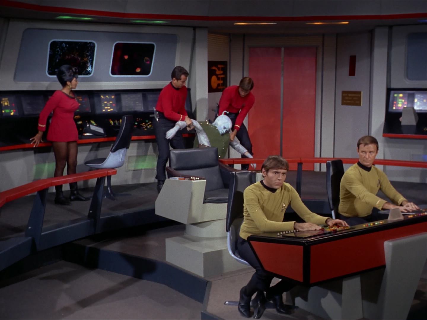 ariane179254_StarTrek_2x10_TheJourneyToBabel_3182.jpg