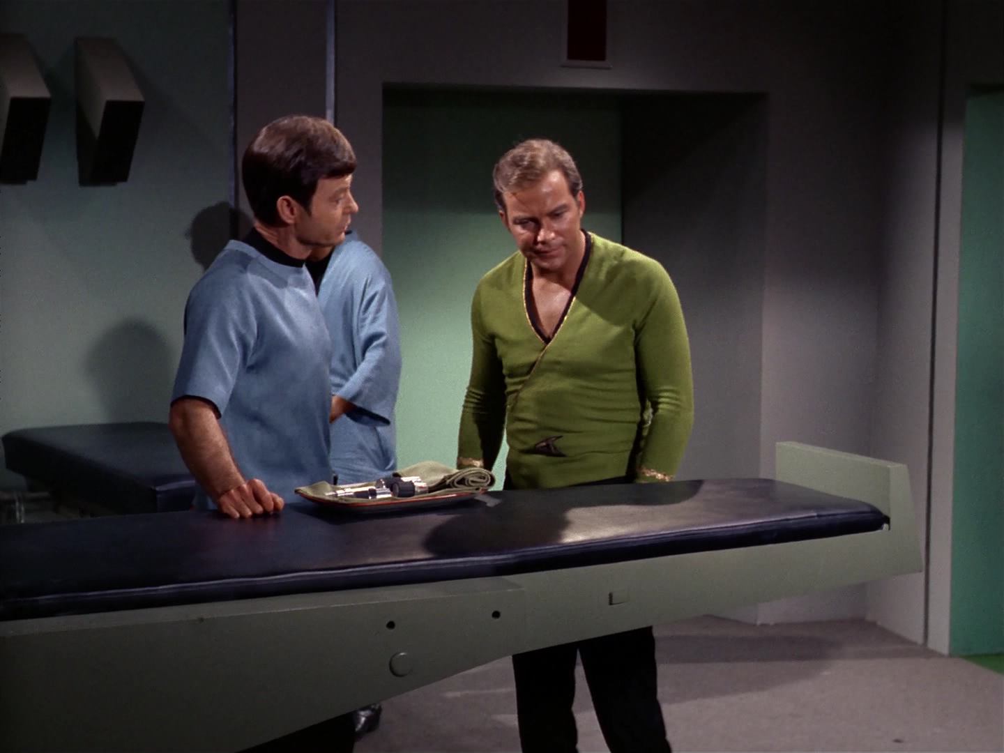 ariane179254_StarTrek_2x10_TheJourneyToBabel_3194.jpg