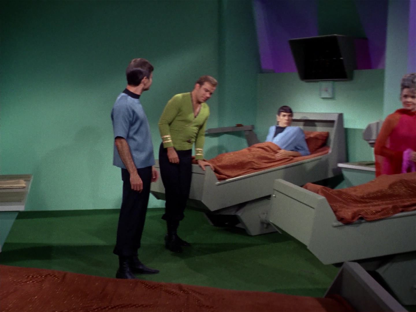 ariane179254_StarTrek_2x10_TheJourneyToBabel_3207.jpg