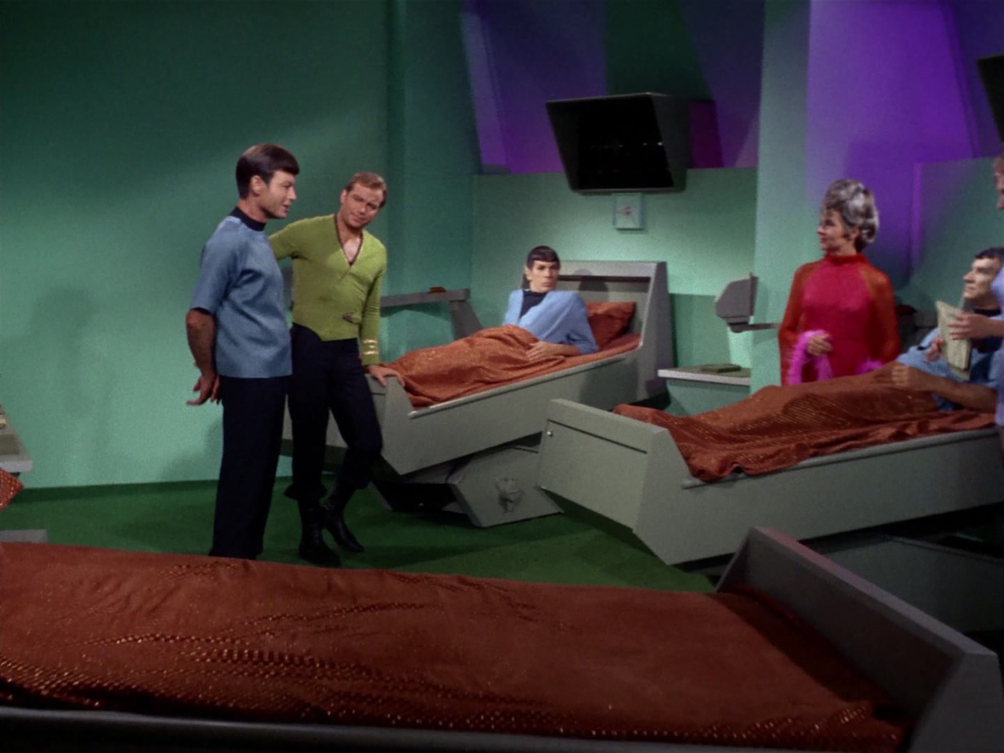 ariane179254_StarTrek_2x10_TheJourneyToBabel_3208.jpg